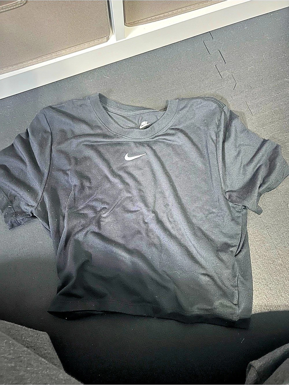 Nike The Nike Tee Slim Fit Short Sleeve Tee in Black Size Small